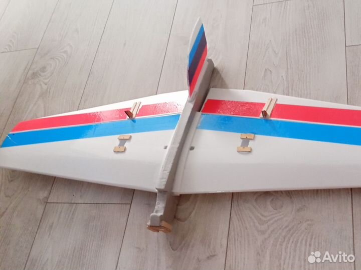 Модель самолёта на радиуправление