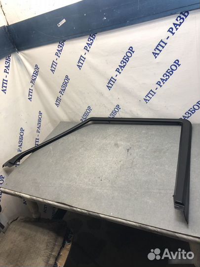 Рамка двери задняя левая Mercedes M W164