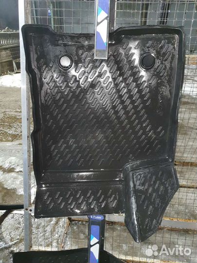 Коврики на ладу Vesta (Веста), почти новые