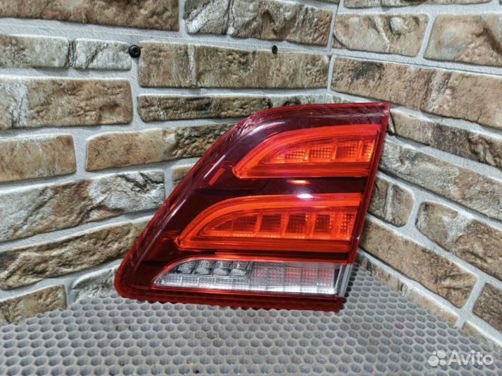 Фонарь задний внутренний правый Mercedes-Benz GLE