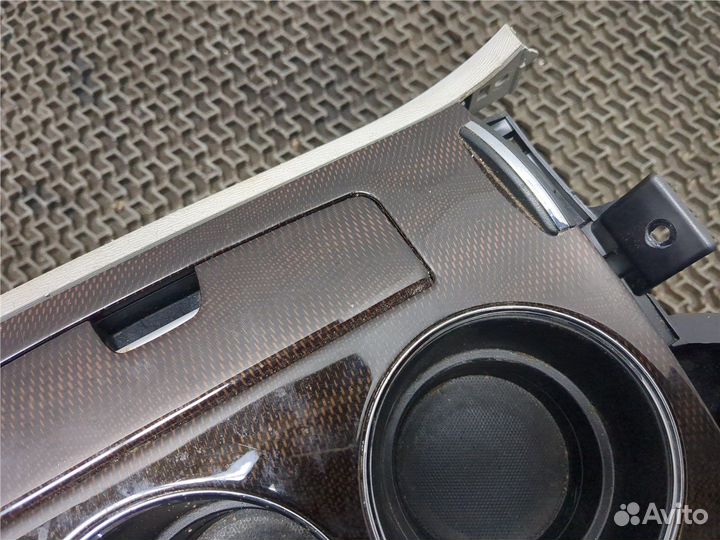 Консоль салона Toyota Venza, 2010