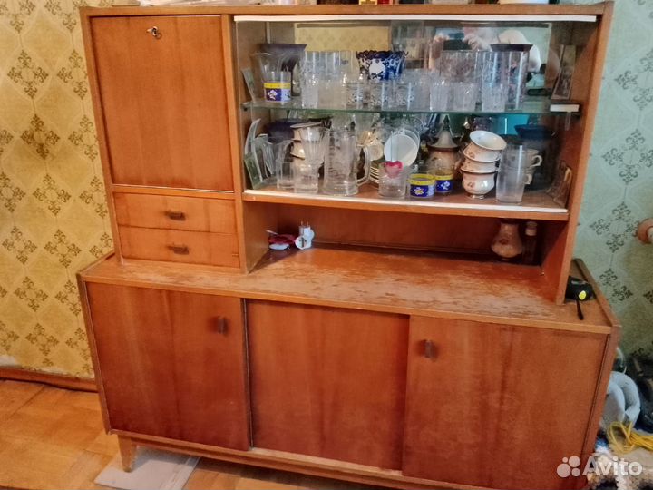 Сервант советских времен