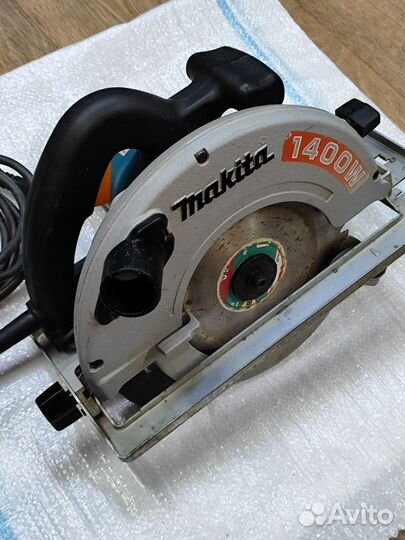 Дисковая пила Makita 5705R (Великобритания)