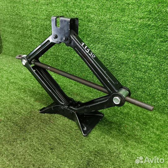 Домкрат Kia Sportage 3 2013 091102Y000