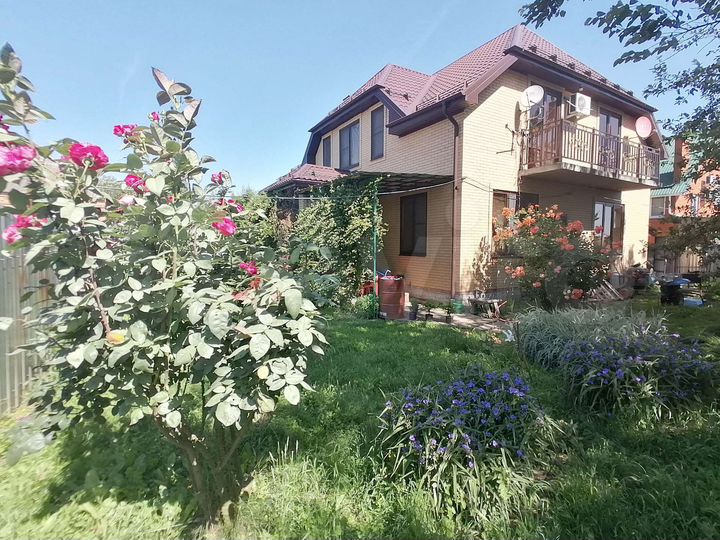 Дом 242 м² на участке 40 сот.