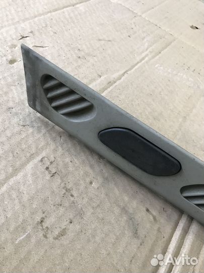 Накладка салона правая Mercedes W203 (3306)