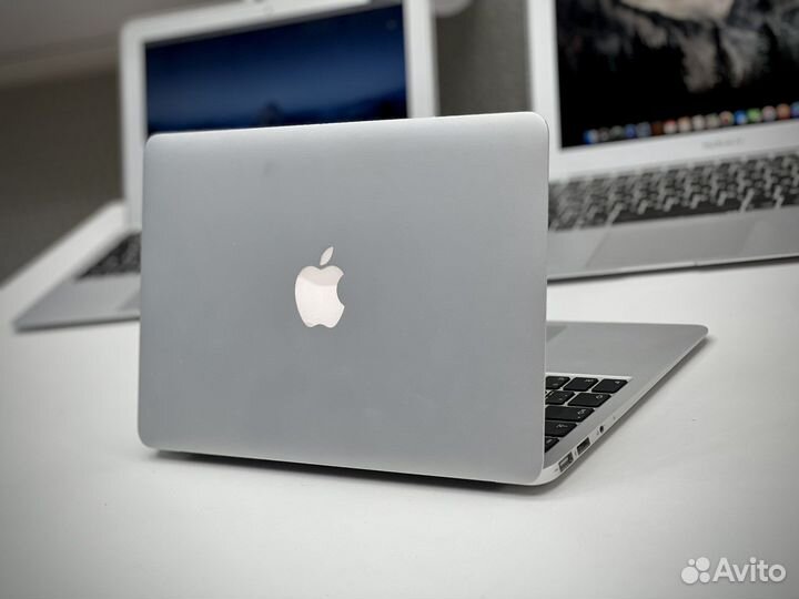 MacBook Air 11 Core i5 SSD Металл