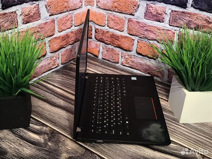 Мощный ноутбук Lenovo SSD/8Gb/i5
