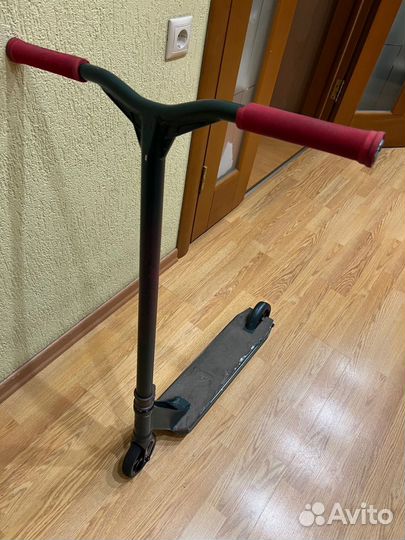 Трюковой самокат district