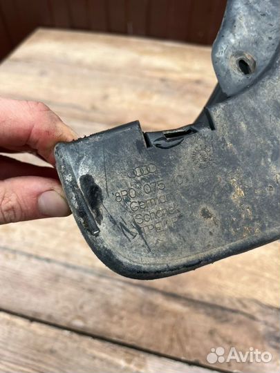 Брызговик задний левый Audi 3 8P 1.8 2008