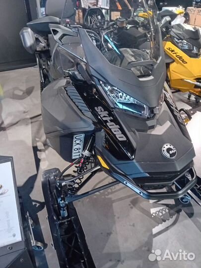 BRP Ski-Doo Expedition LE 900 ACE