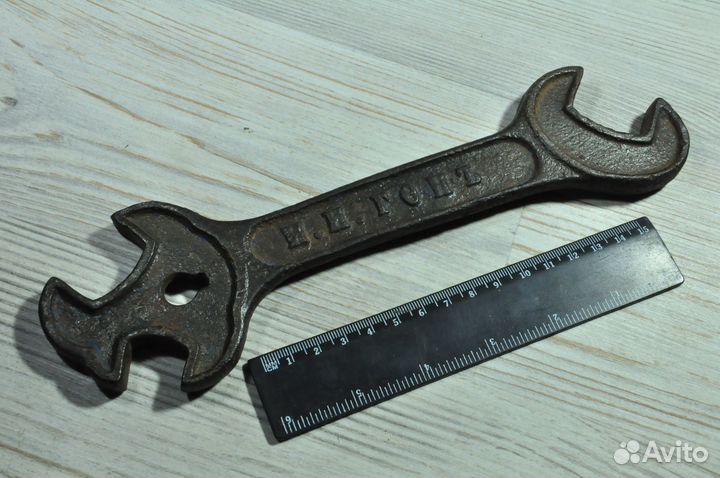 Дореволюционный гаечный ключ:И.И.Генъ,Одесса
