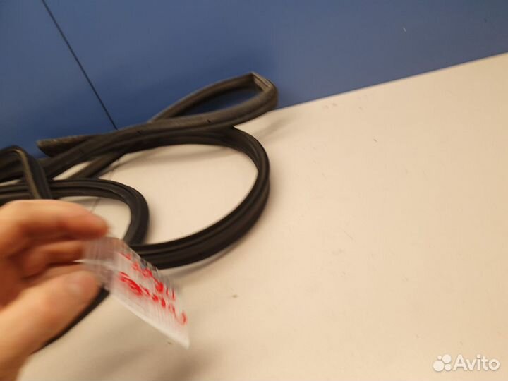 Уплотнитель двери передней правой Subaru Forester S12 2008-2012