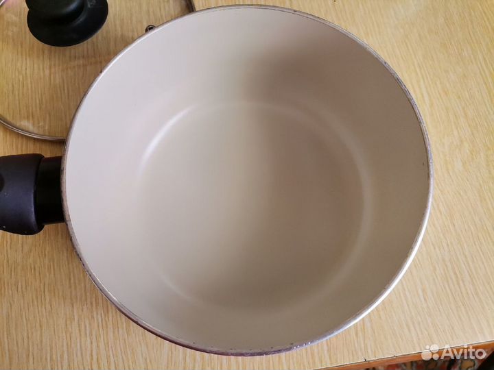 Сотейник с керамическим покрытием и крышкой Италия