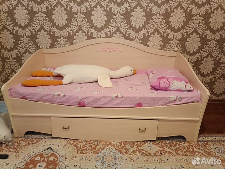 Угловой диван бу