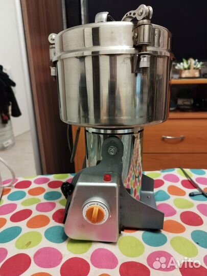 Мельница для порошков специй, разных зёрен, злаков