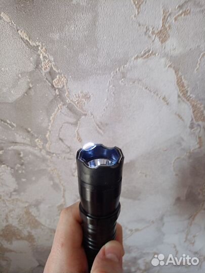 Фонарик с сюрпризом