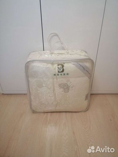 Одеяло шелковое новое