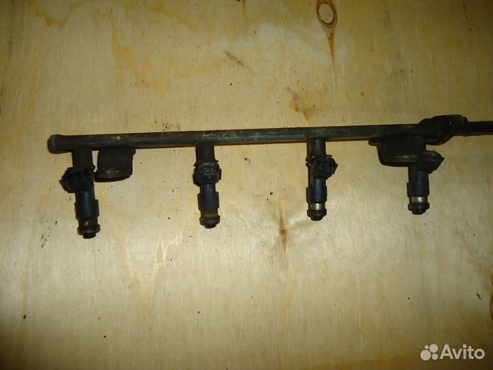 Рампа топливная Mitsubishi Outlander I