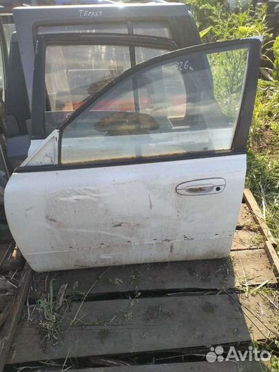 Дверь mazda 626