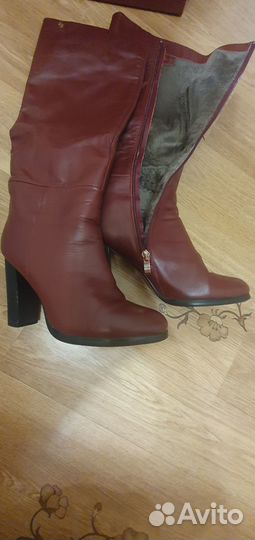 Продаются женские зимние сапоги