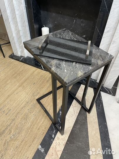 Приставной столик из мрамора лофт