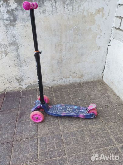 Самокат детский со светящимися колесами