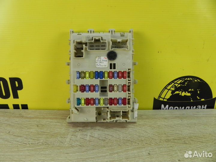 Nissan Almera N16 Блок предохранителей салонный