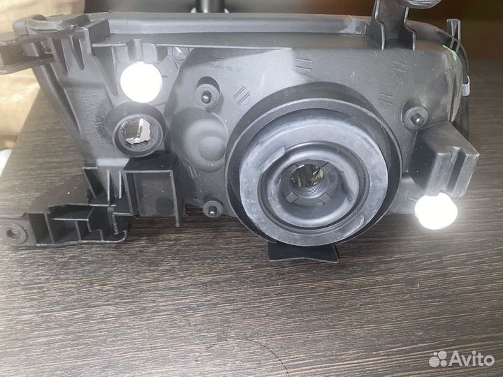 Фара левая на nissan sunny b15