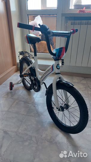 Велосипед детский четырехколесный