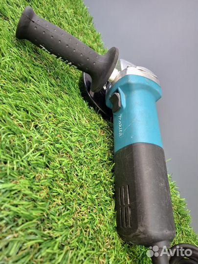 Болгарка Makita 9558HNR