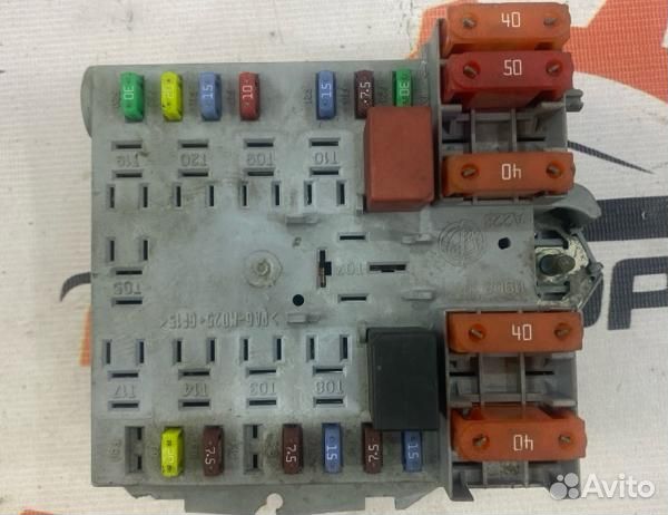 Блок предохранителей под капот Citroen Jumper