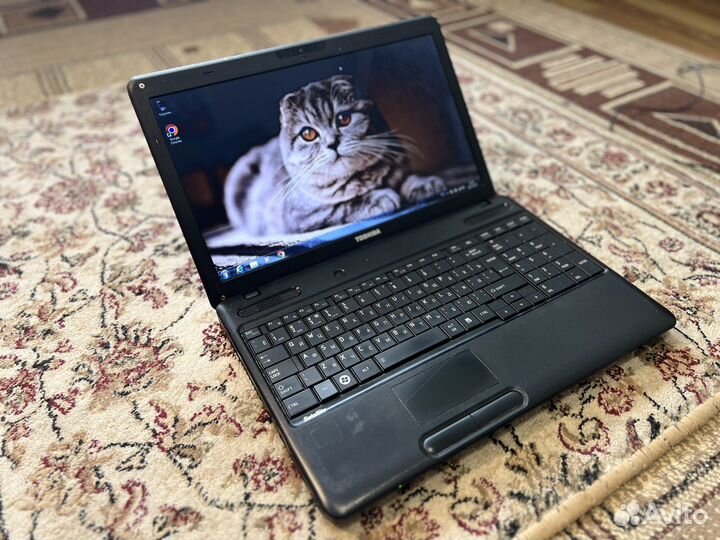 Отличный Ноутбук Toshiba core i3/4гб/128гб ssd