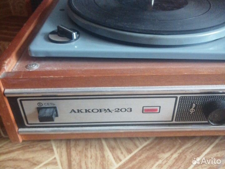 Проигрыватель пластинок СССР Аккорд 203