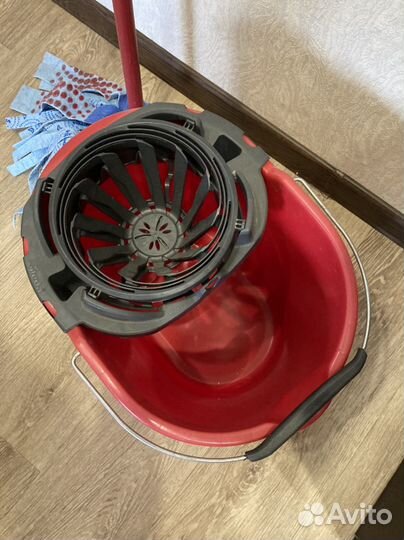 Швабра и ведро с отжимом vileda