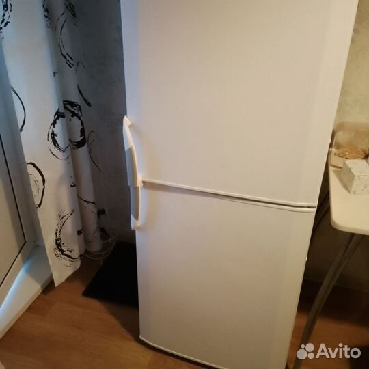 Холодильник бу beko