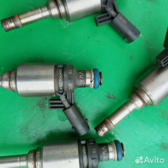 Топливная форсунка оригинальный номер 06Н906036Н