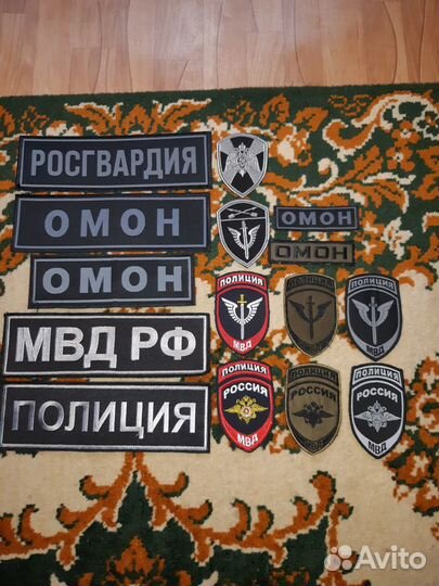 Шапки (балаклавы), шевроны