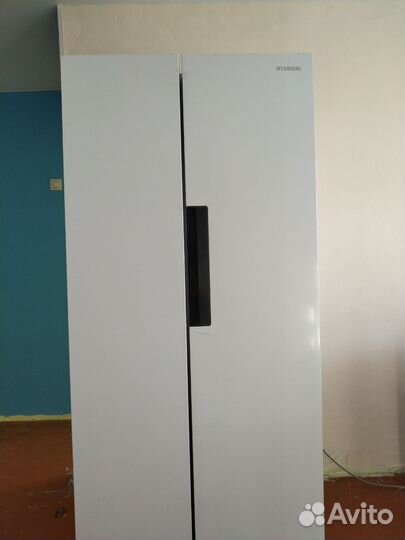 Холодильник Hyundai CS4502F белый