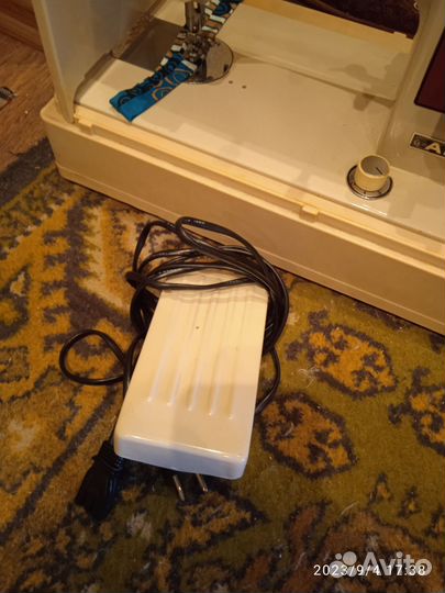 Швейная машина aika