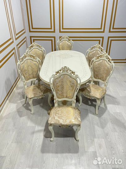 Новые стол и стулья