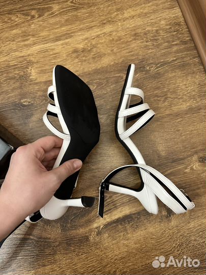 Босоножки женские