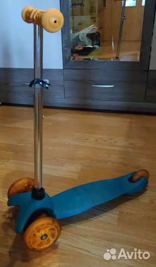 Самокат детский трехколесный со светящ колесами