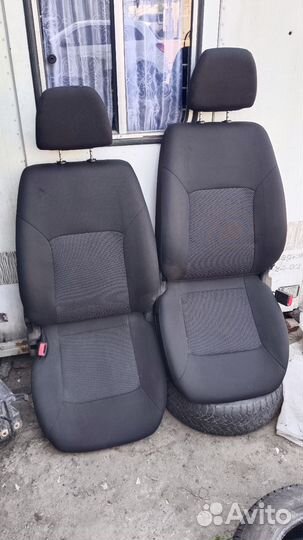 Передние сиденья Лада Гранта