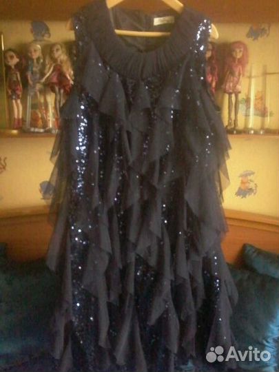 Нарядное платье д/девушки р-р 14