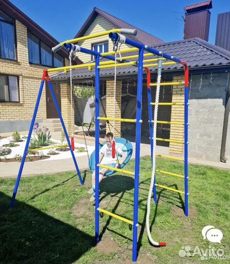 Уличный комплекс с гнездом