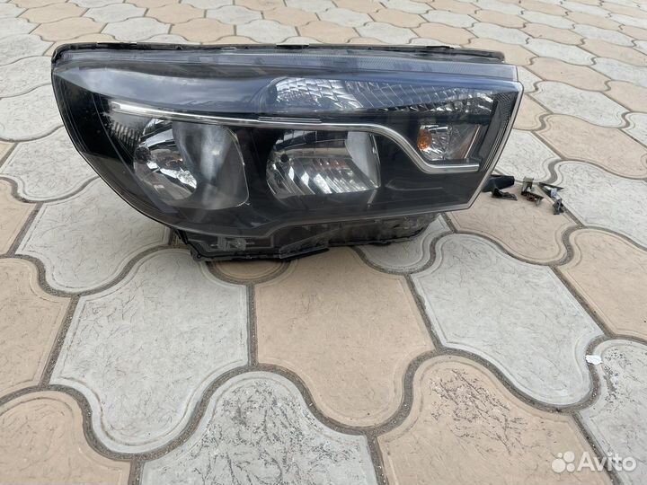 Фара правая LADA Vesta, оригинал, с дефектами