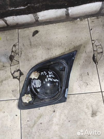 Фонарь в крышку багажника левый Mazda 3 BK хэтчб