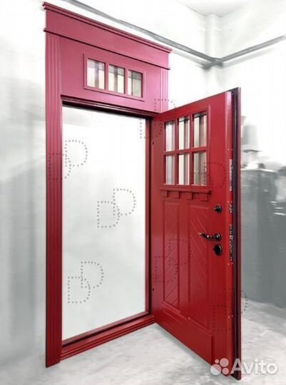 Парадная дверь с багетом и фрамугой