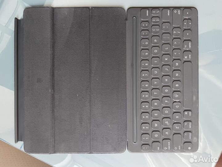 Клавиатура Apple для iPad